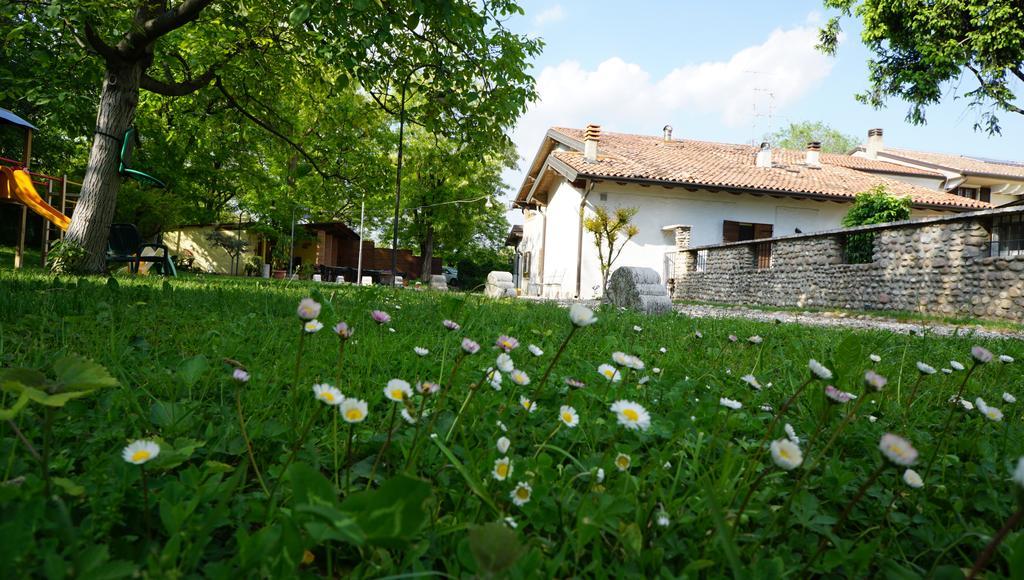 Agriturismo Fior Di Pesco Sommacampagna Exterior photo
