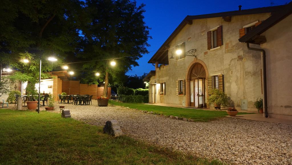 Agriturismo Fior Di Pesco Sommacampagna Exterior photo